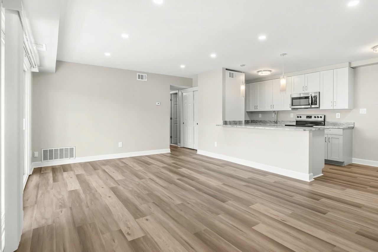 Renaissance Hills Apartments 1710 Devonshire Rd, Hauppauge, NY 11788