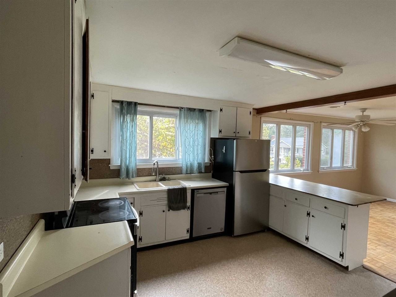 49 Laffin Ln, Poughkeepsie, NY 12603 3 Bedroom House for 2,100/month