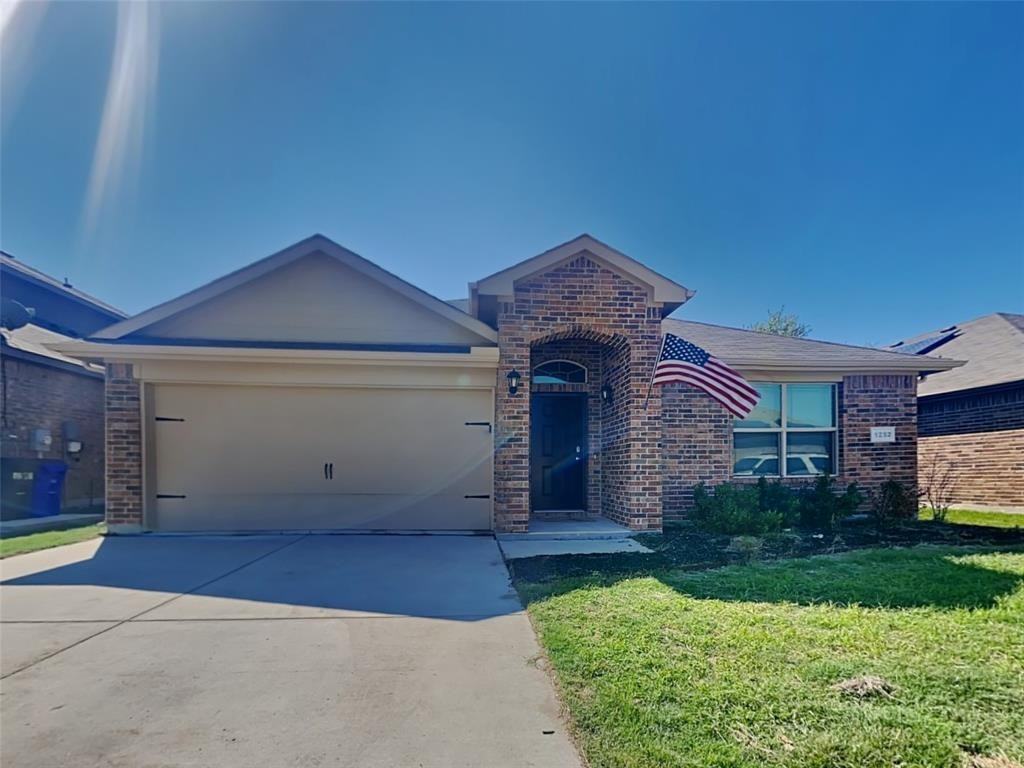1252 Edgewater Dr, Azle, TX 76020 4 bedroom House Rental Zumper