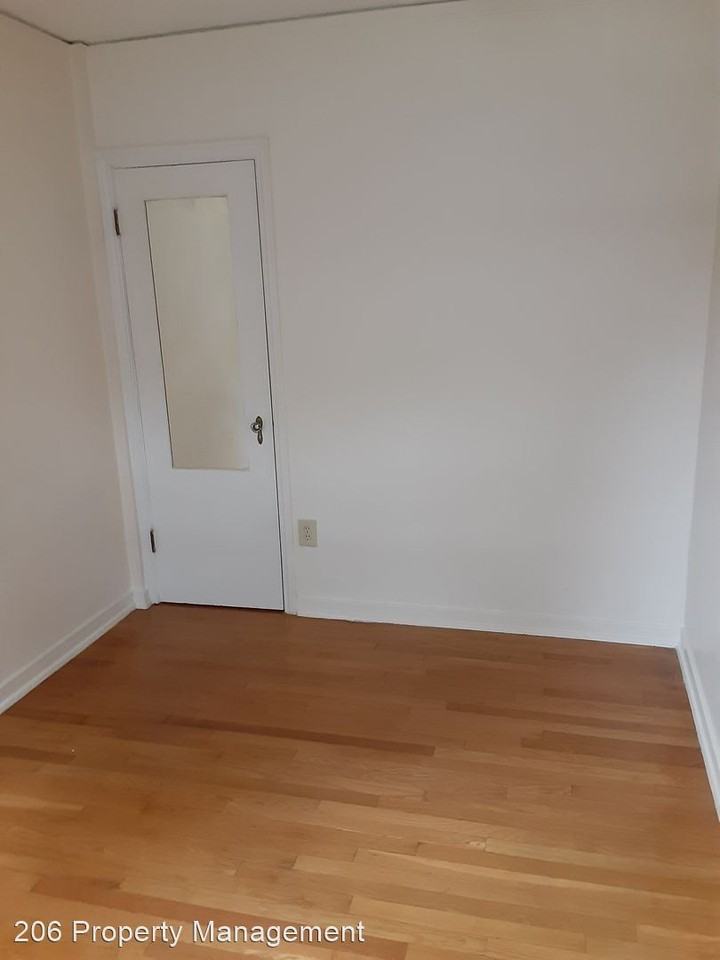 Roberta Carol Apartments 1119 1119 & 1115 NE 43rd, Seattle, WA 98105