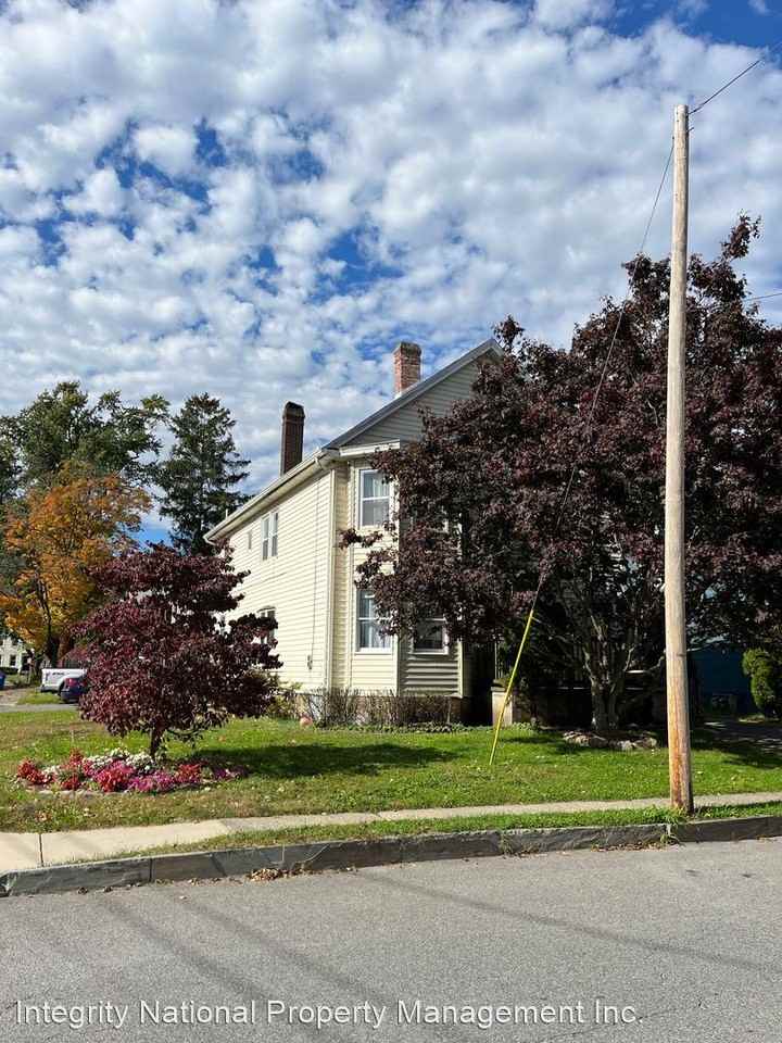 168 Market St Apartments in Saugerties, NY 12477 Zumper