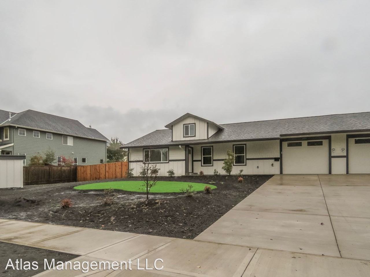 Crater Lane Duplex Apartments 2900 N Crater Ln, Newberg, OR 97132