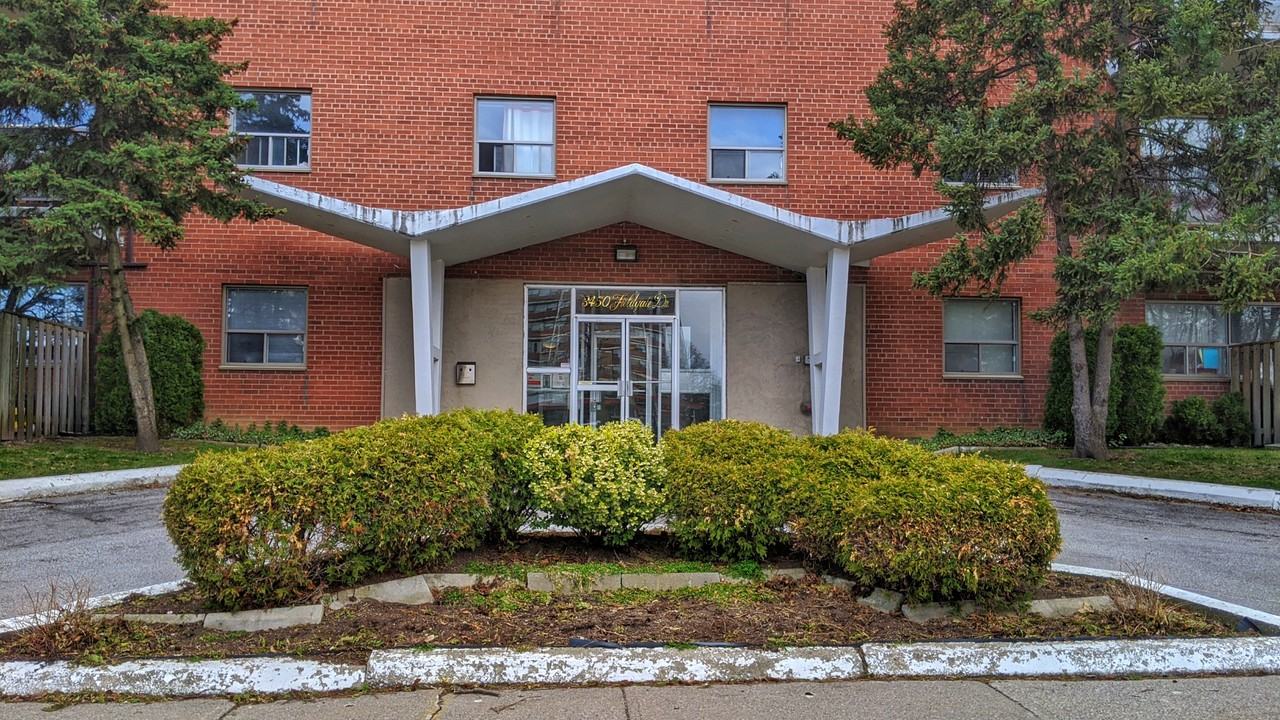 Fieldgate Apartments 3450 Fieldgate Dr, Mississauga, ON L4X 2J5 Zumper