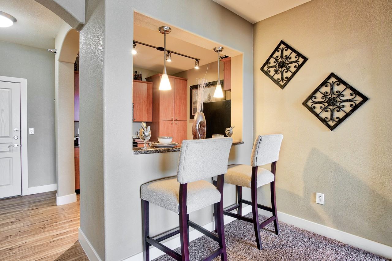 Metropolitan Apartments 75 Riverfront Dr, North Little Rock, AR 72114