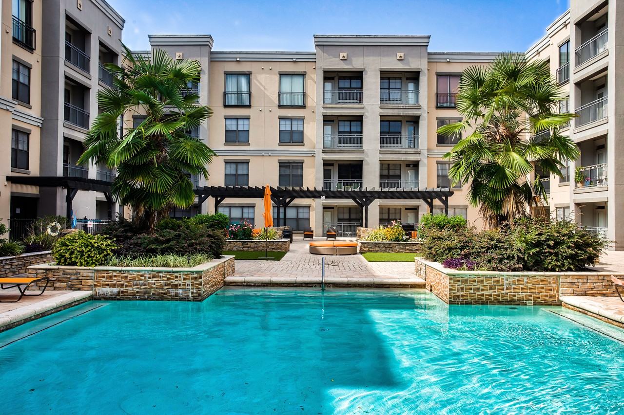 Metropolitan Apartments 75 Riverfront Dr, North Little Rock, AR 72114