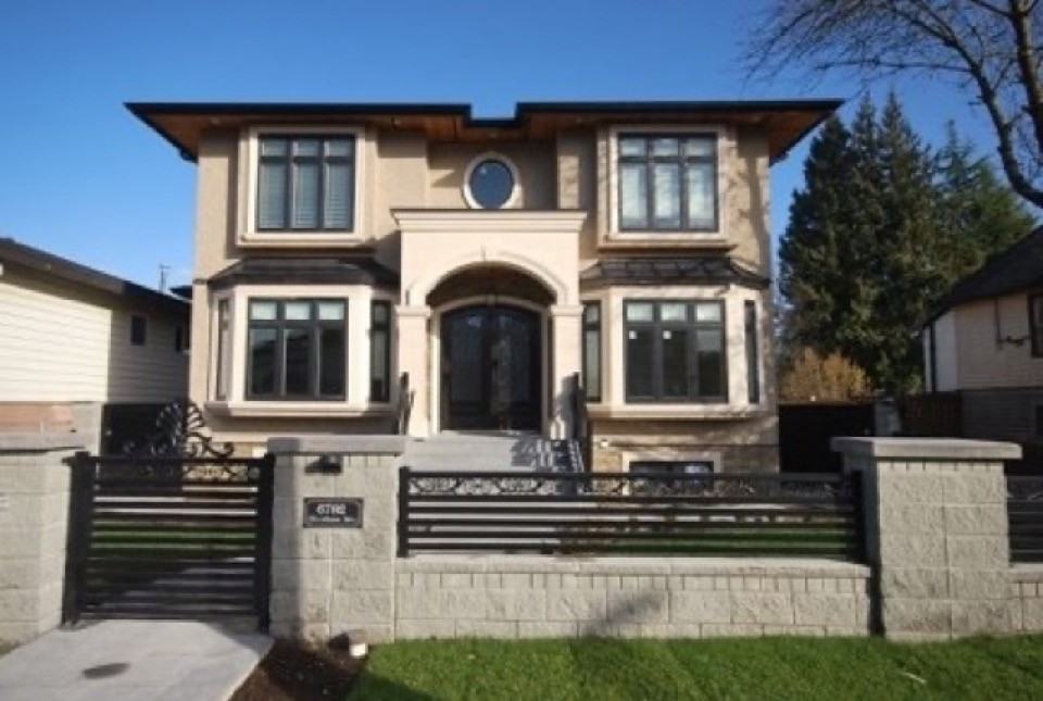 Pet Friendly Apartments for Rent in Burnaby, BC Search for 85 Dog