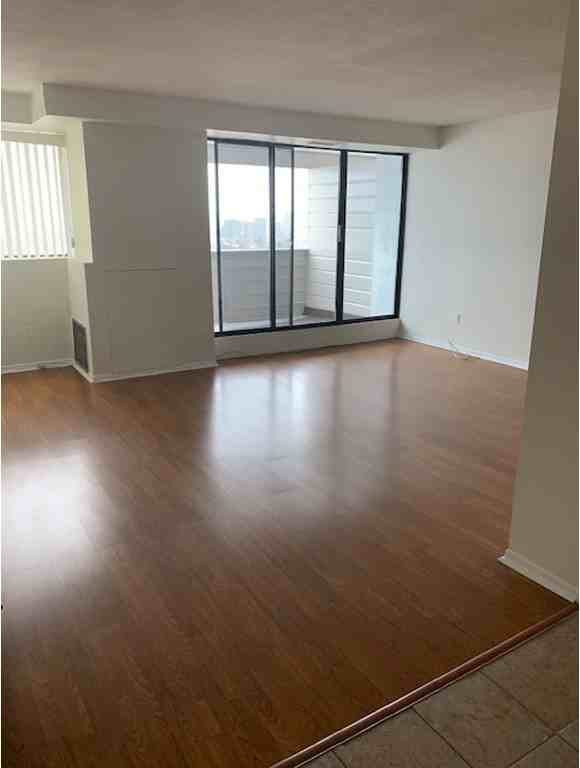 Burlington Square Apartments 1460 Ghent Ave, Burlington, ON L7S 1X7