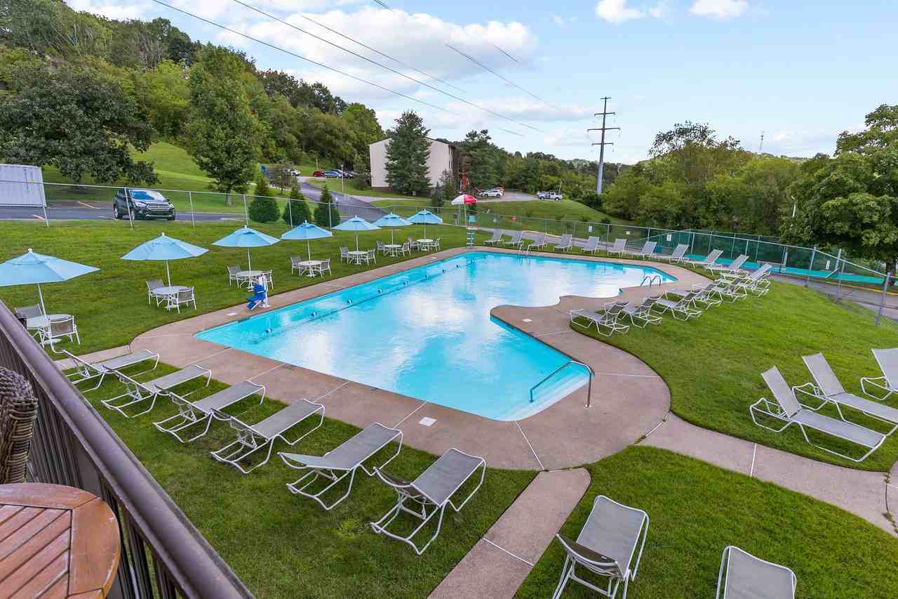 Roxalana Hills Apartments 700 Roxalana Hills Dr, Dunbar, WV 25064