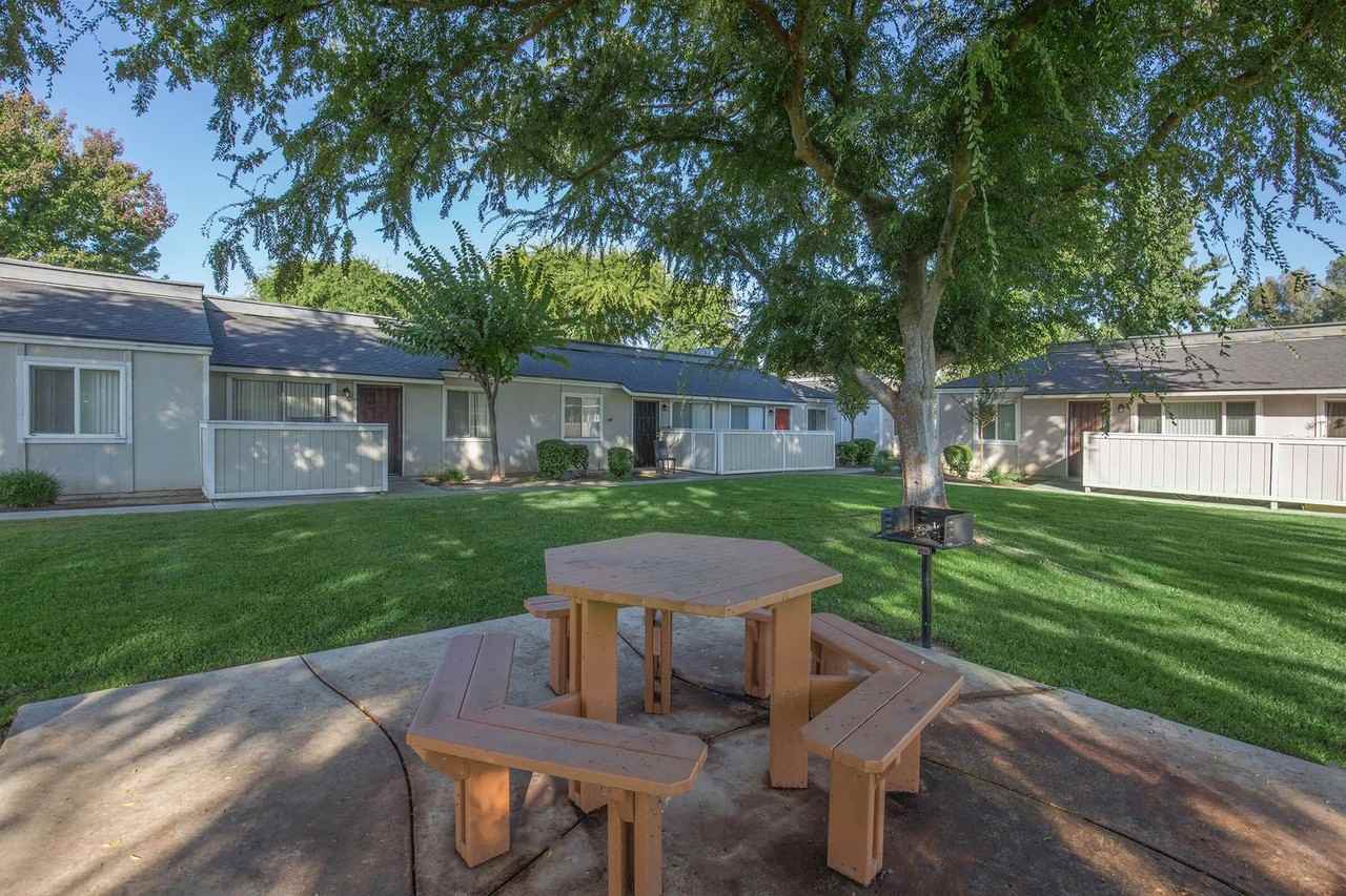 Saratoga Apartments 669 Loughborough Dr, Merced, CA 95348 Zumper