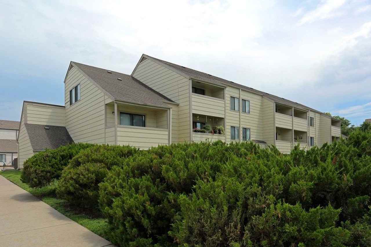 Cimarron Apartments 734 N Ridge Rd, Wichita, KS 67212 Zumper