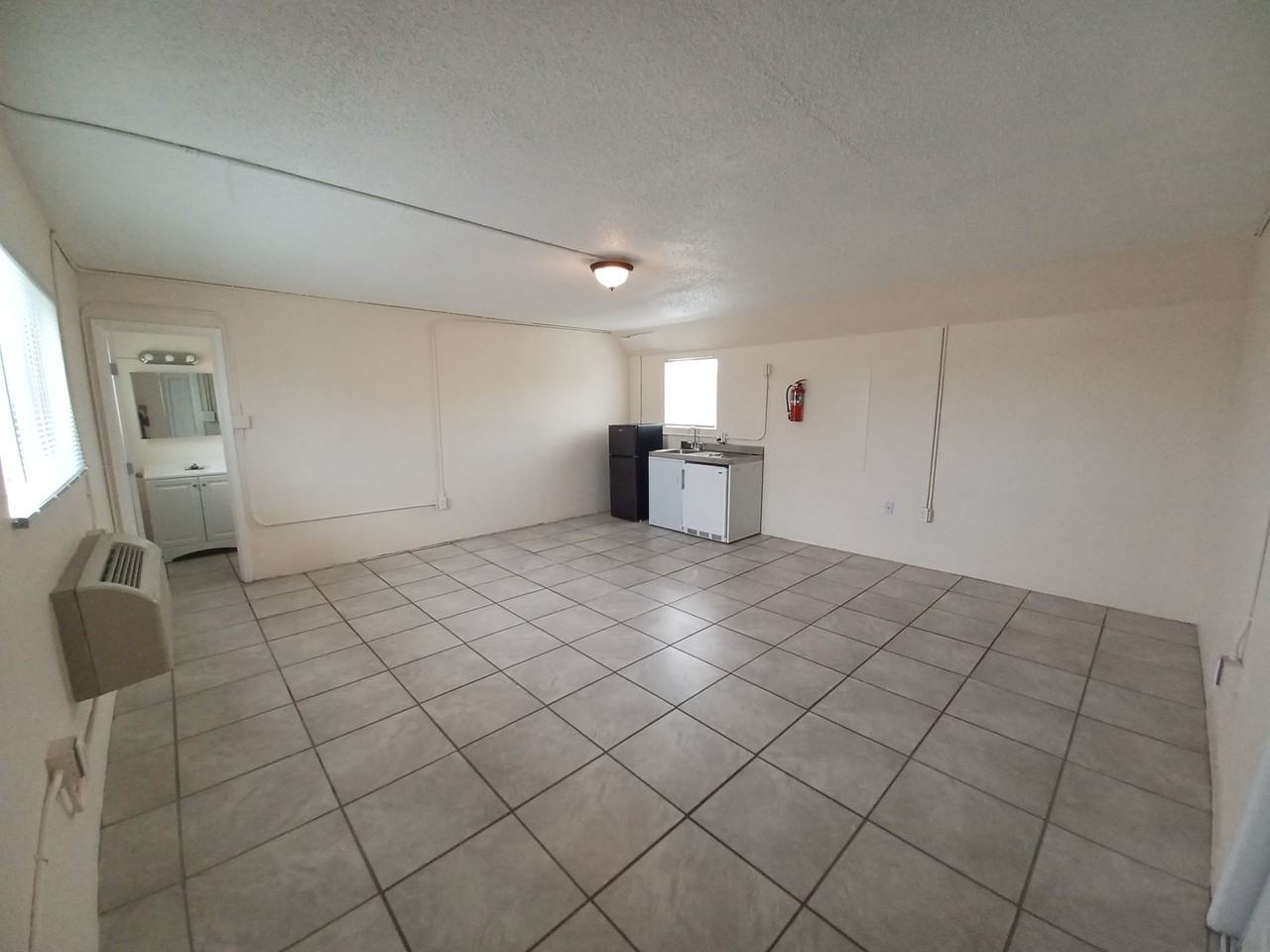 Roadrunner Apartments.. Utilities included! 5609 5613 Central Ave NW