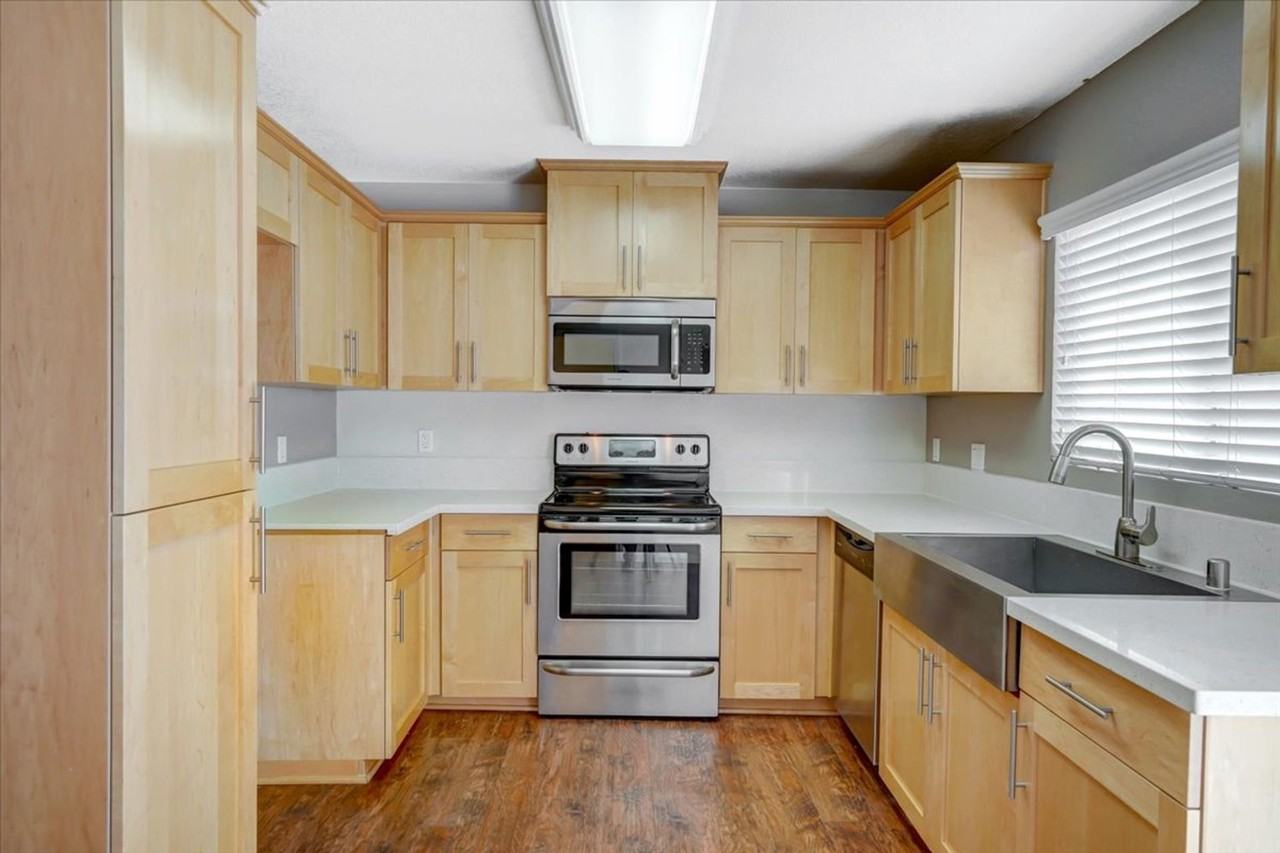 Avignon Apartment Homes Apartments 1375 W Valencia Dr, Fullerton, CA