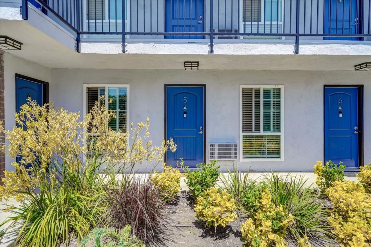 Avignon Apartment Homes Apartments 1375 W Valencia Dr, Fullerton, CA