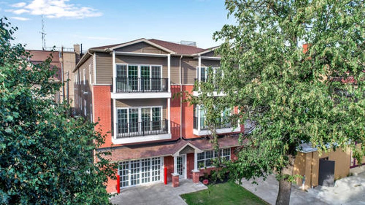 297 West Utica Apartments 2B/2B Luxury Apts w/ Secure/Covered Garage