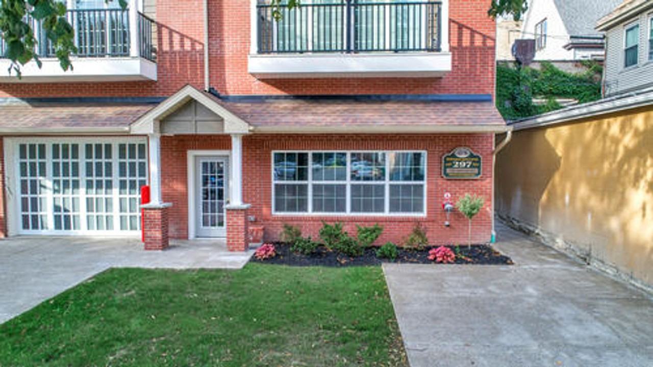 297 West Utica Apartments 2B/2B Luxury Apts w/ Secure/Covered Garage