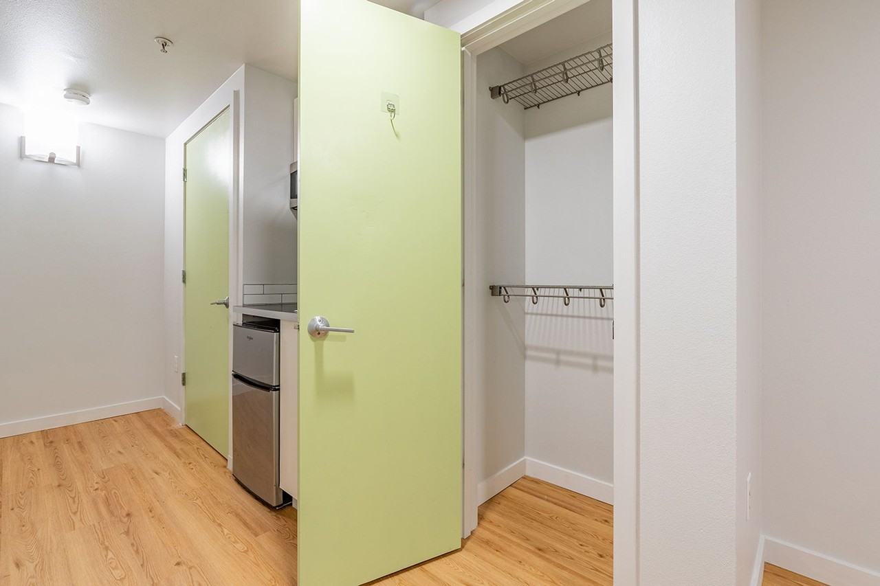 Efficient and Convenient Apartment in Alcove First Hill Apartments