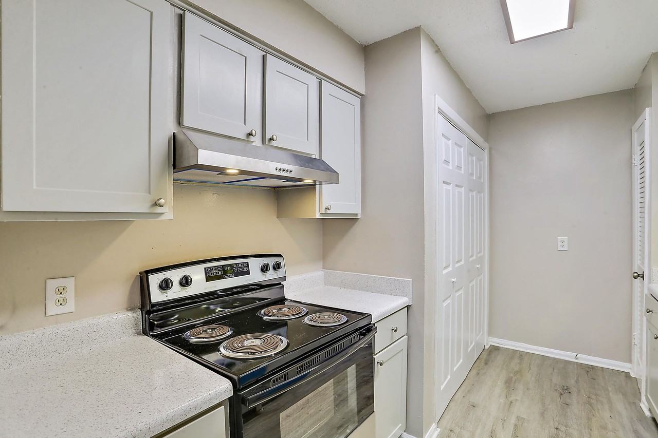 Ridgeland Ranch apartments 1620 E County Line Rd, Ridgeland, MS 39157