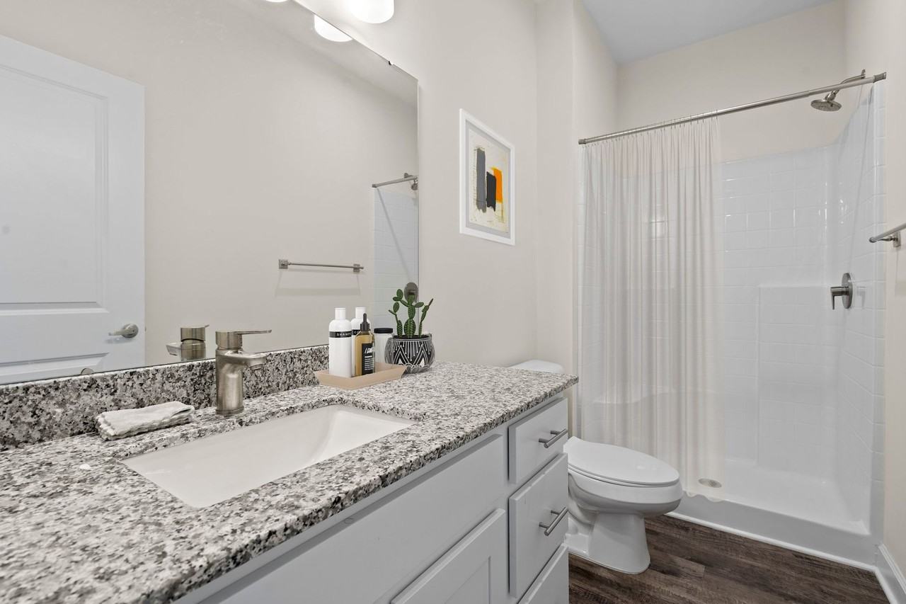 Hawks Landing Luxury Apartments 2778 2nd St Ne, Hickory, NC 28601