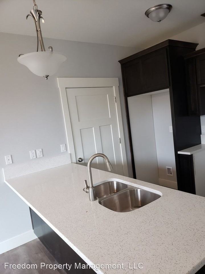 555 N Main St Apartments in Mount Angel, OR 97362 Zumper