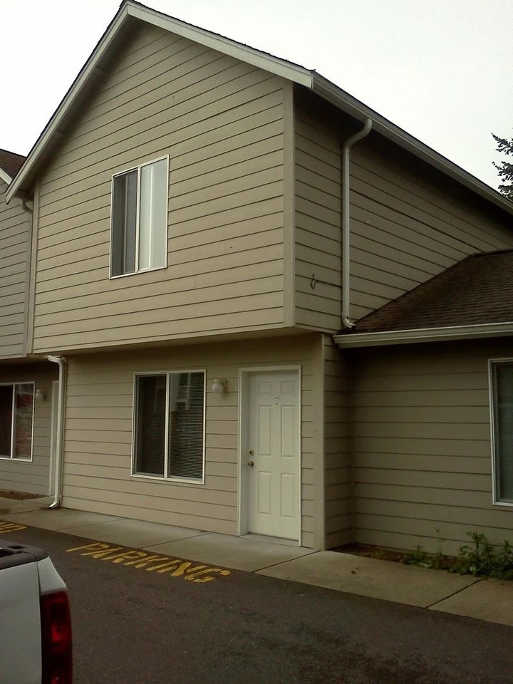 Woodland Townhomes Apartments 2719 2723 West Maplewood Avenue
