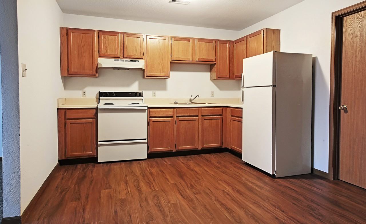 Miller Apartments 1010 Wabash Ave, Farmington, MO 63640 Zumper