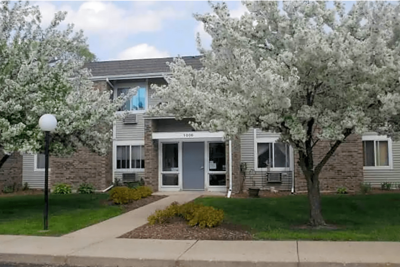 Prairie View Apartment Homes Apartments 1002 Monroe St, Fort Atkinson