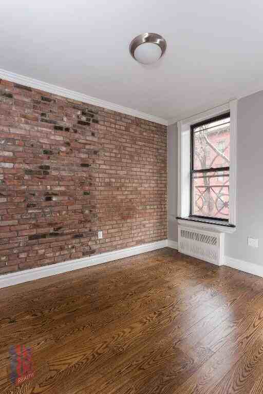 E 9th St 3, New York, NY 10009 2 Bedroom Apartment for 4,595/month