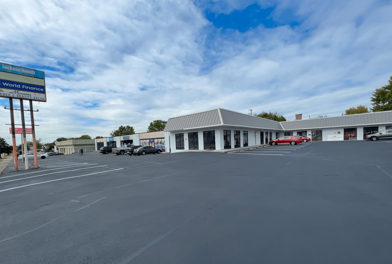 2119 E Magnolia Ave 1, Knoxville, TN 37917 Studio Apartment for 3,250