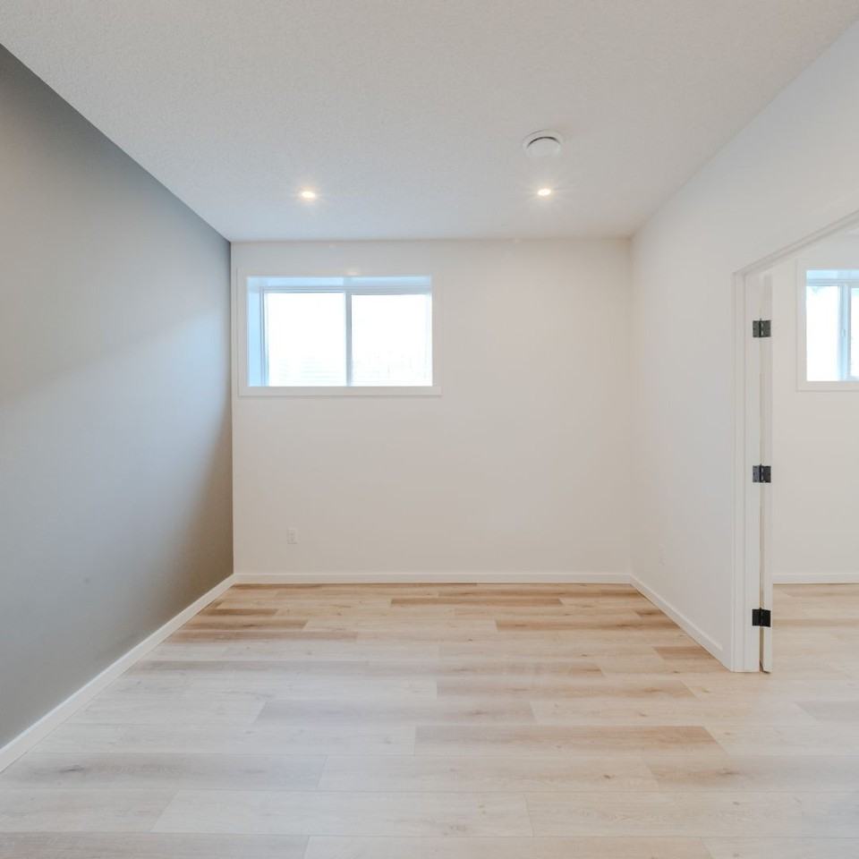 Holyrood.02 Apartments 8211/8213 98 Ave Nw, Edmonton, AB T6A None