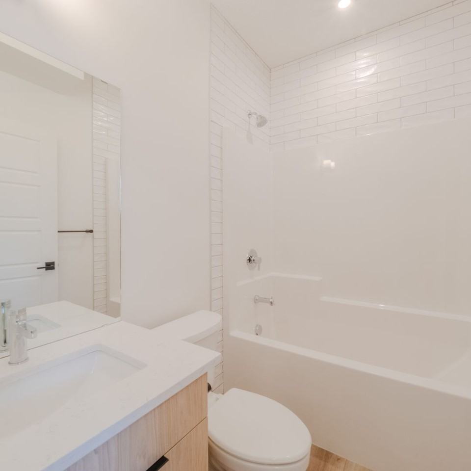 Holyrood.02 Apartments 8211/8213 98 Ave Nw, Edmonton, AB T6A None