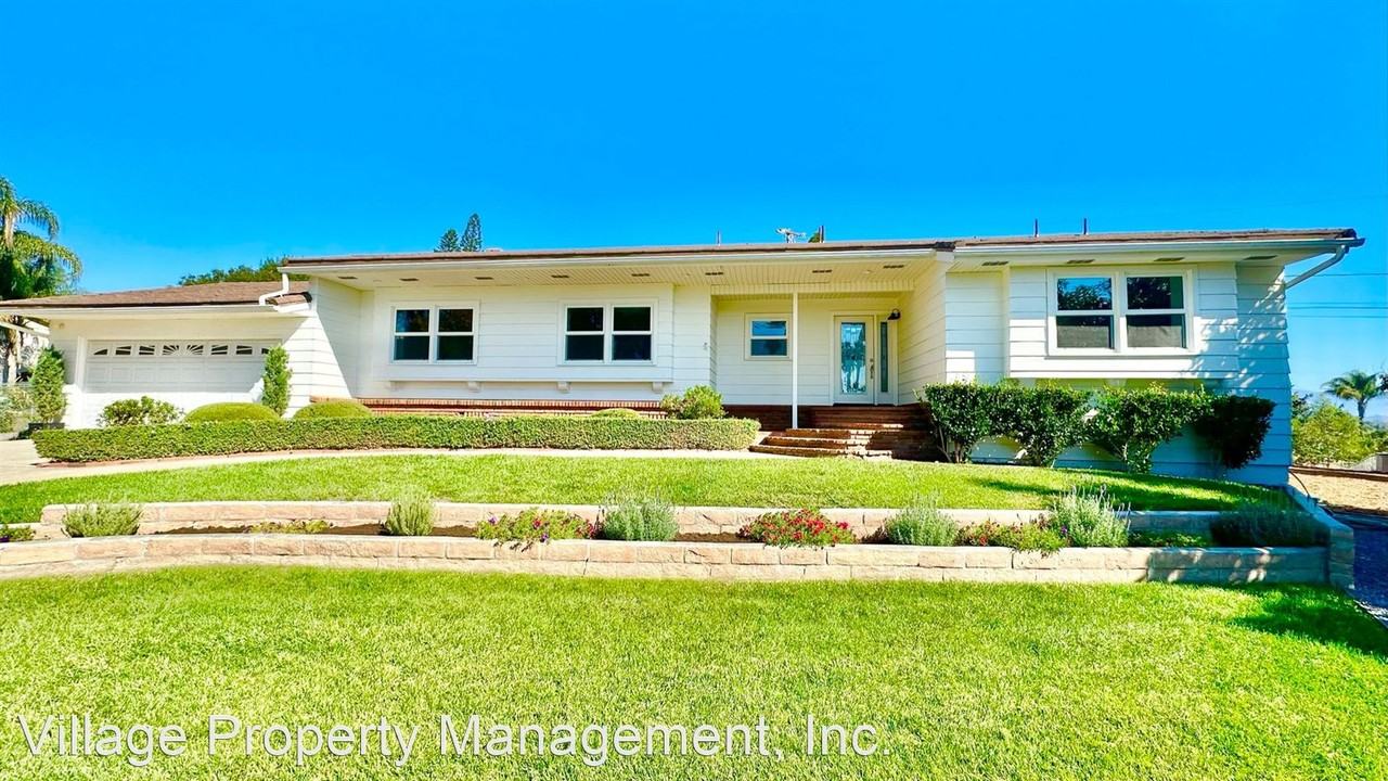 712 Reche Way, Fallbrook, CA 92028 3 Bedroom House for 3,850/month