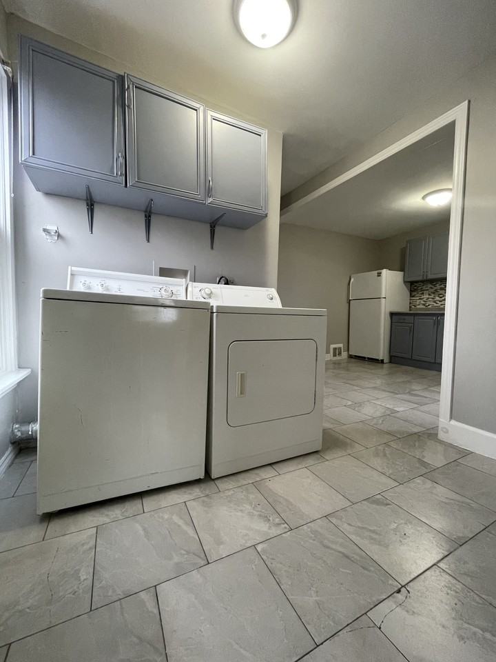 174 Rosslyn Avenue North Apartments 174 Rosslyn Ave N, Hamilton, ON