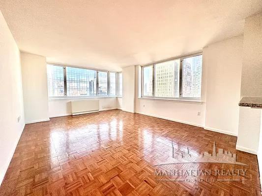 W 43rd St 28D, New York, NY 10036 1 Bedroom Apartment for 4,500/month