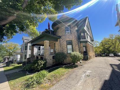 137 East Gorham Street Apartments 137 E Gorham St, Madison, WI 53703