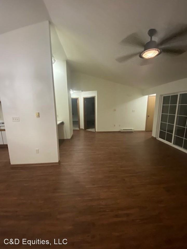 480500 W Juneau Street and 505 W Griffith Street Apartments in