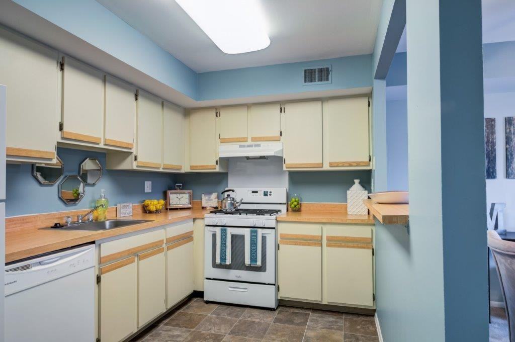 Montgomery Woods Townhomes Apartments 4 Montgomery Dr, Harleysville