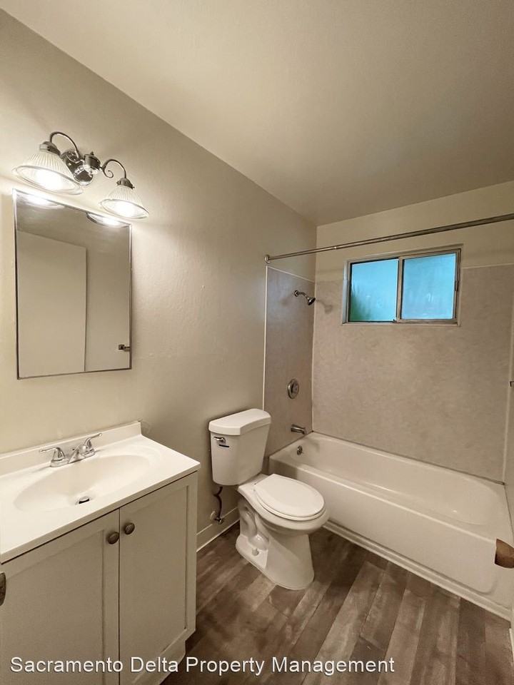 6000 Rye Way Adorable Refreshed 2bd/1ba Carmichael Duplex Apartments