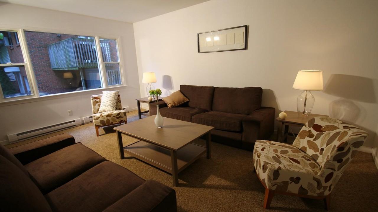 Kempenfelt Village Apartments 362 Shanty Bay Rd, OroMedonte, ON L4M 1E7 Zumper