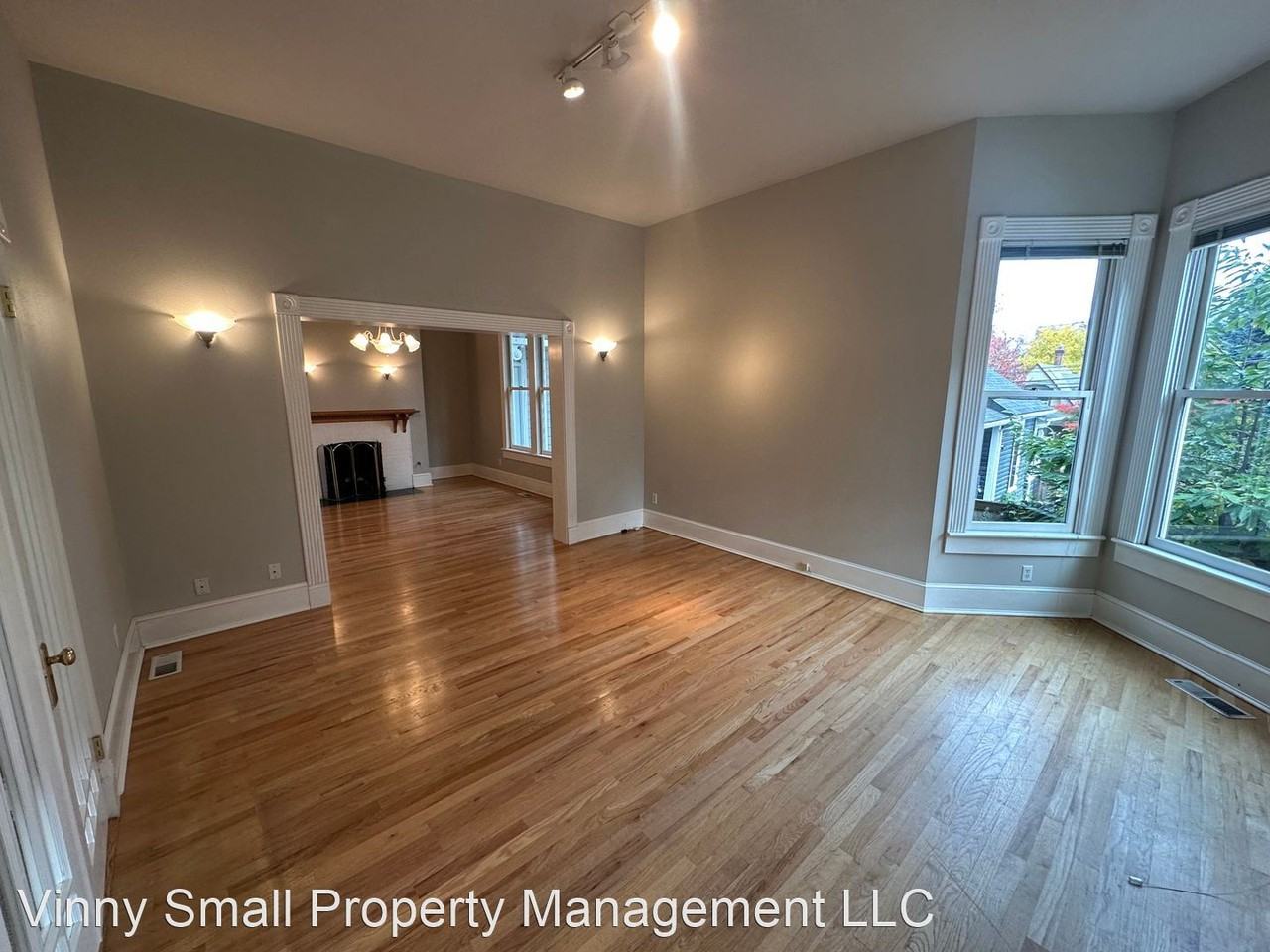 117 SW Whitaker Apartments 117 Sw Whitaker St, Portland, OR 97239