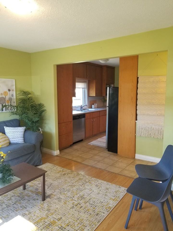 Beautiful Three Bedroom Plus Den House And Double Garage Minutes Away