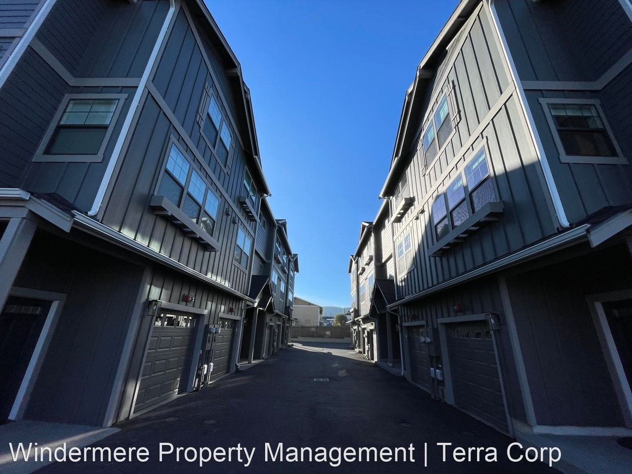 Outlook Townhomes 1201 & 1205 32nd Street Apartments 1205 1201