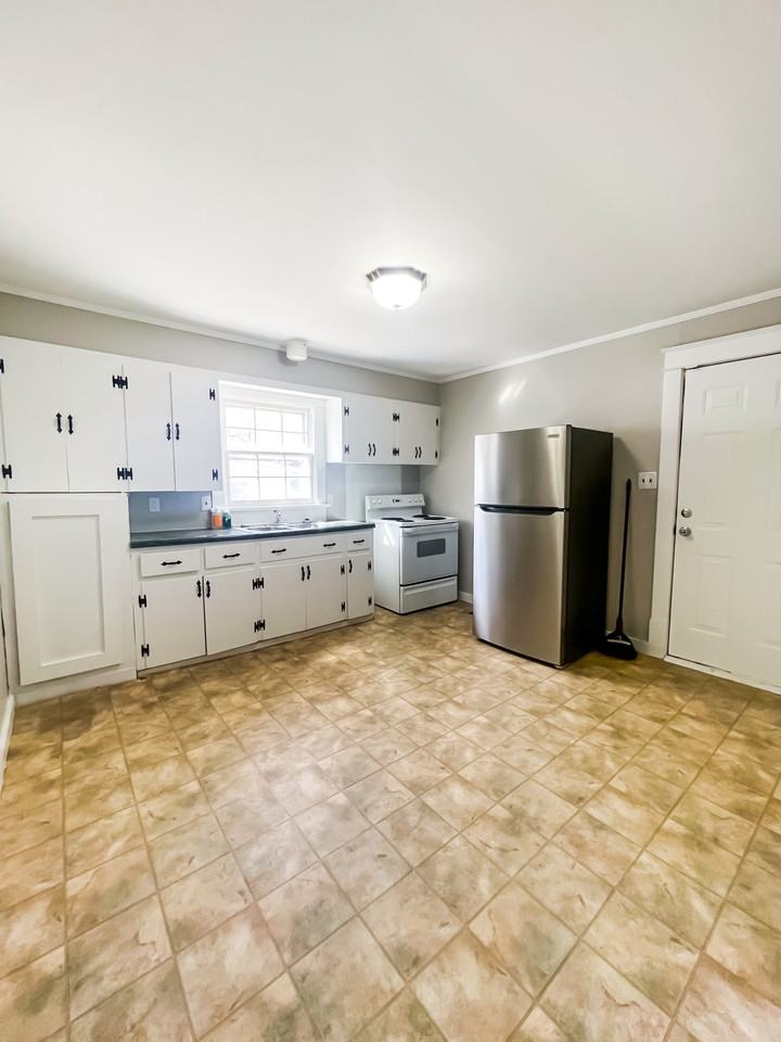 100 S Charlotte St Apartments in Dickson, TN 37055 Zumper