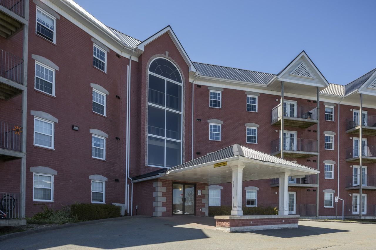 Prince Edward Estates Apartments 554 Bedford Hwy, Halifax, NS B3M 4X6