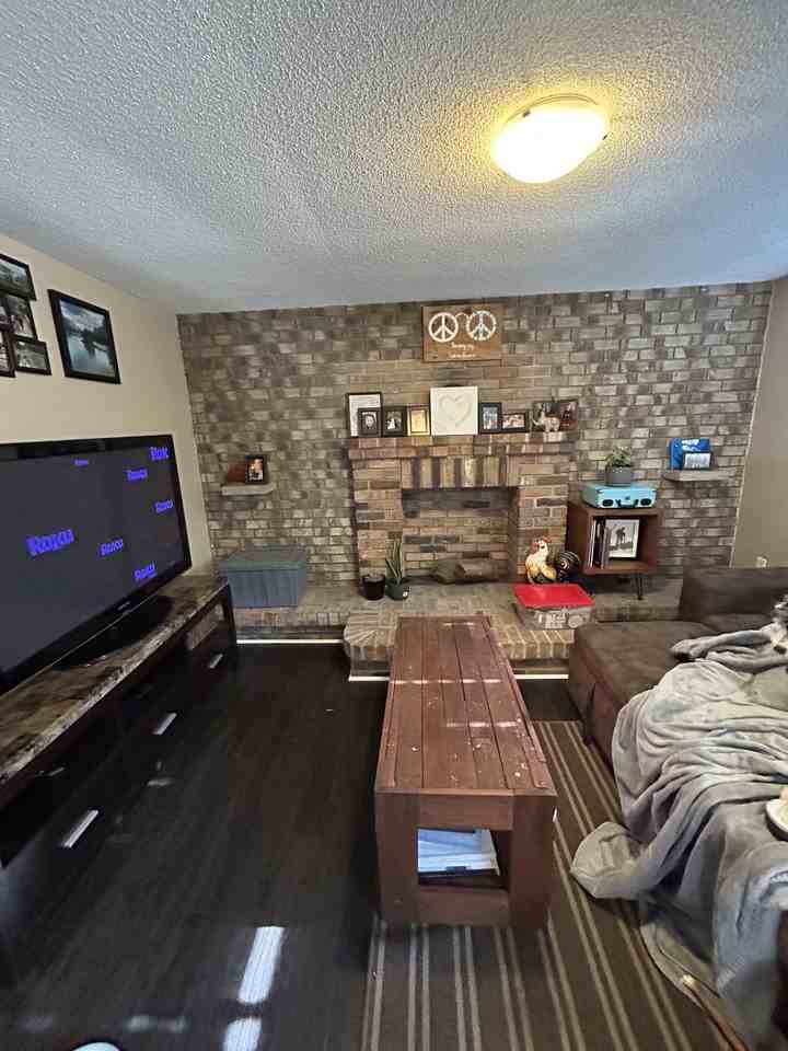 6 Quarry Court Lower Apartments 6 Quarry Crt, Hamilton, ON L9C 6L8