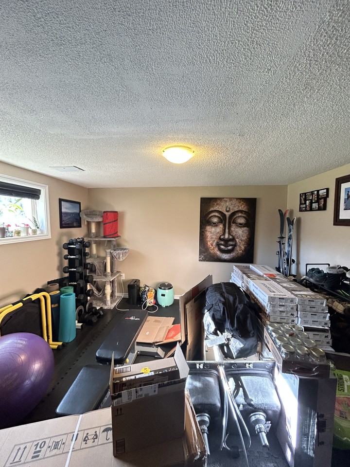 6 Quarry Court Lower Apartments 6 Quarry Crt, Hamilton, ON L9C 6L8