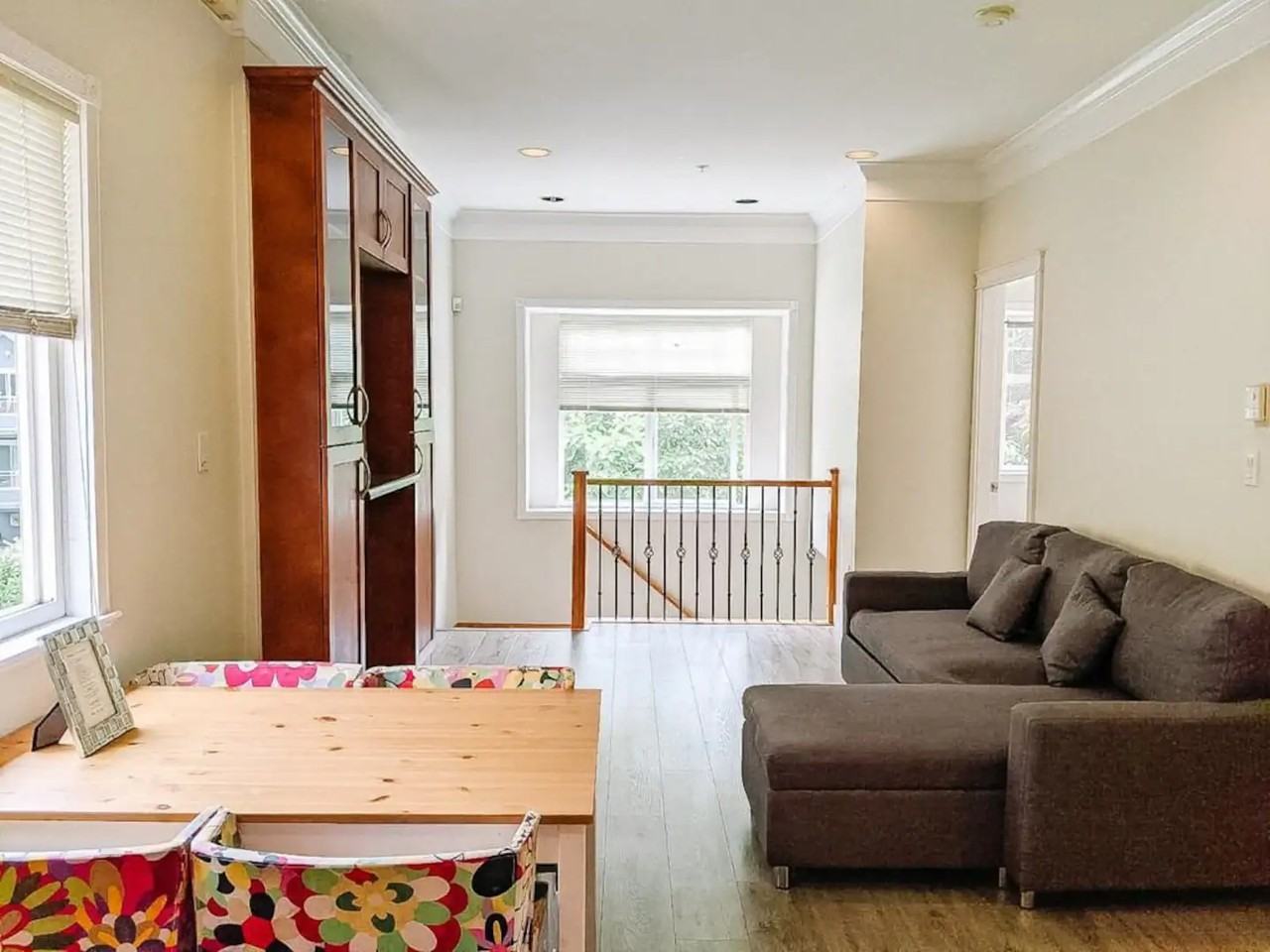 McLean Dr & E 8th Ave, Vancouver, BC V5N 1T4 3 Bedroom Apartment for