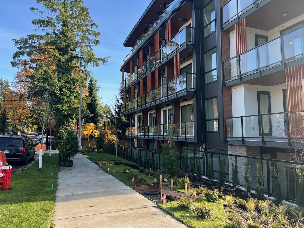 AXIR RENTAL APARTMENT Apartments 2590 Lonsdale Avenue, North