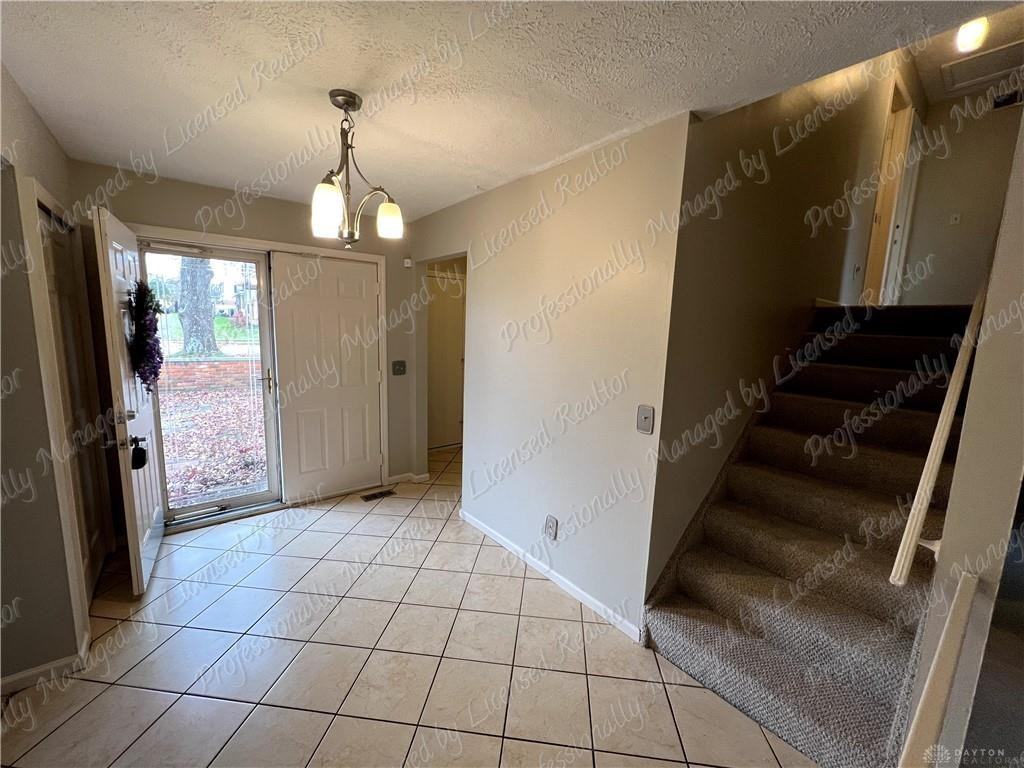 2813 Wellsford Dr, Springfield, OH 45503 3 Bedroom House for 1,725