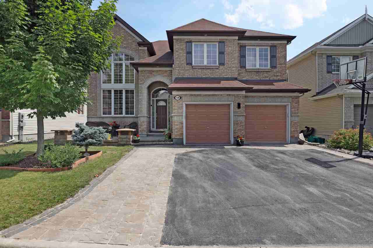 139 Ingersoll Cres, Ottawa, ON K2T 0C8, CAN 5 bedroom House Rental