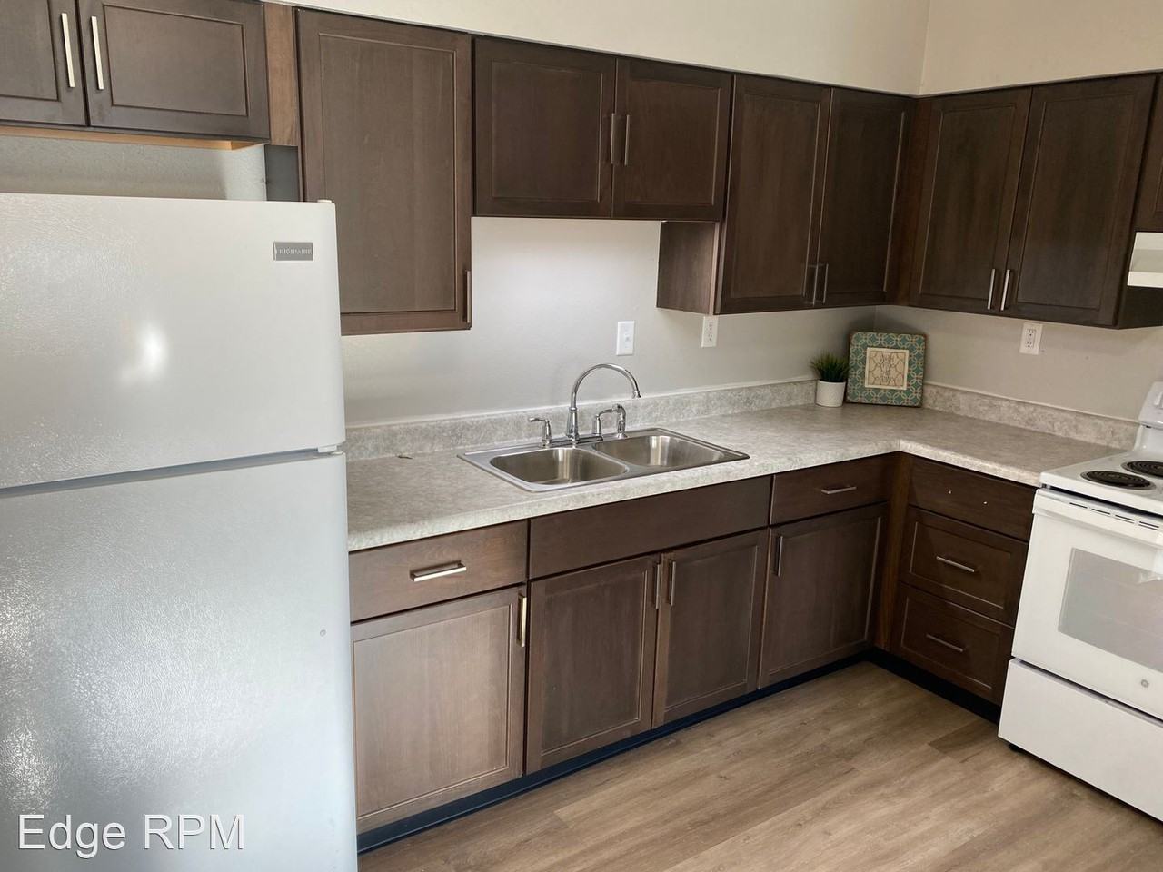 417 501 S 1st Avenue Apartments in New Hampton, IA 50659 Zumper